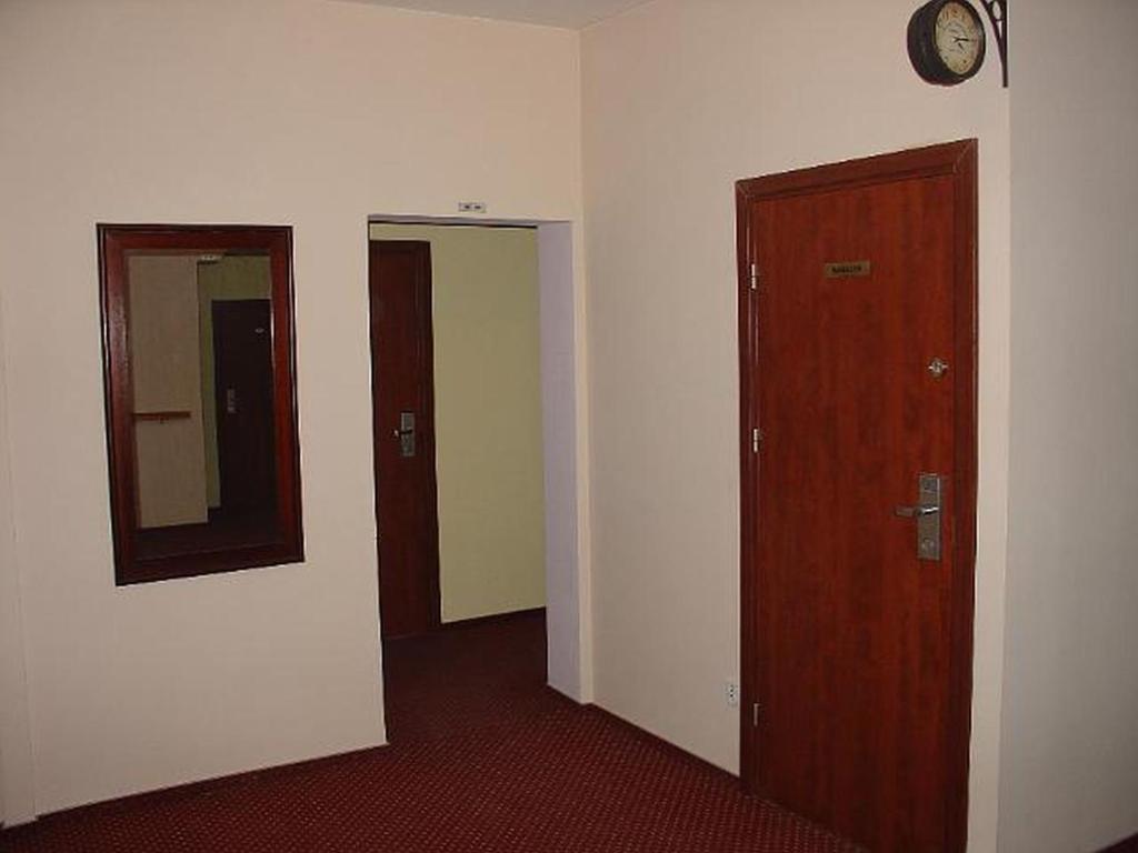 ホテルRezydencja Parkowa ワルシャワ 部屋 写真